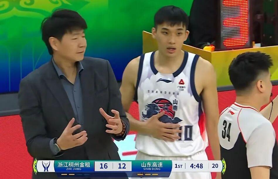 世界杯app下载-晋级四强！山东男篮1分险胜浙江 陈林坚19+6+关键三分球 吴前14+5